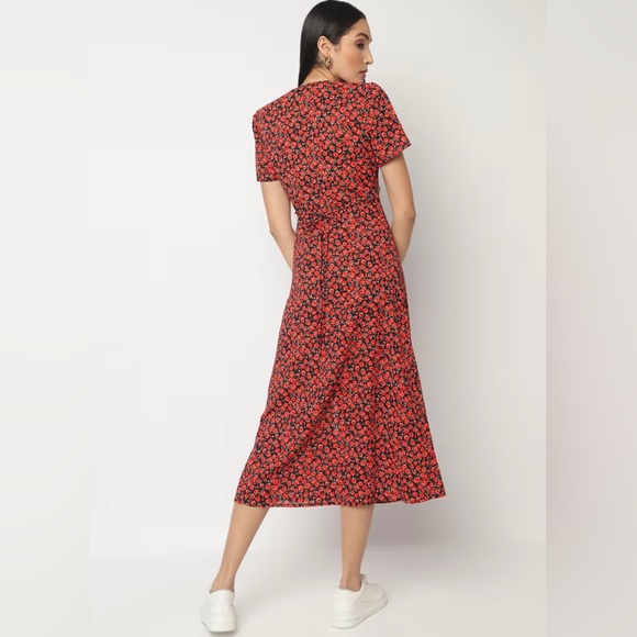 MissGuided Half Button Midi Tea Dress Short Sleeve Floral - Picture 2 of 9